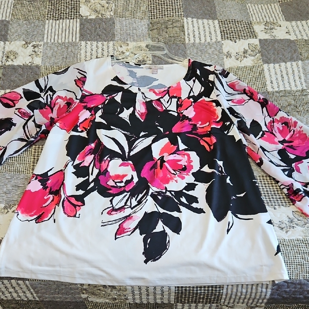 Elegant Floral Women's Blouse in Pink and Black